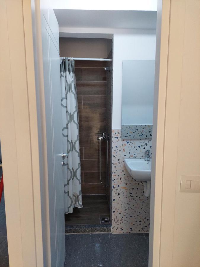 Saranda Boutique Hostel Bagian luar foto