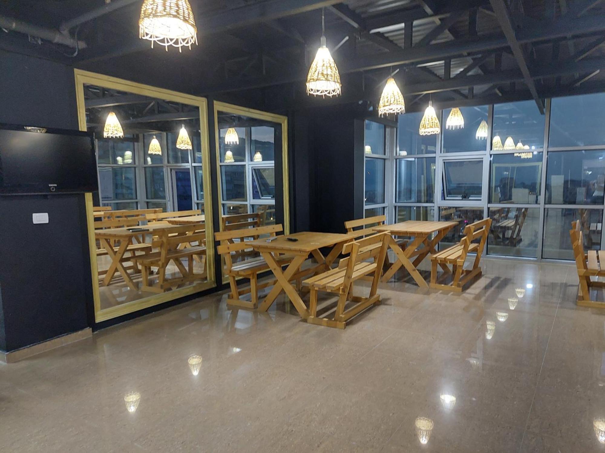 Saranda Boutique Hostel Bagian luar foto